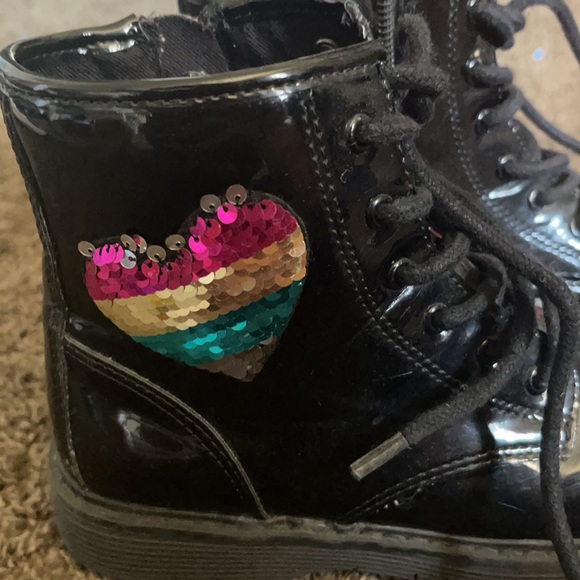 Worn a few times like new - Picture 2 of 3